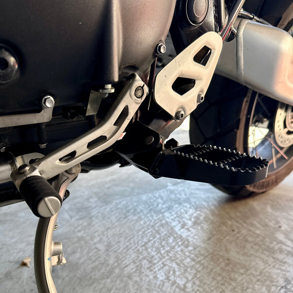 Triumph Scrambler 1200 XC/XE/X Lowered Foot Pegs