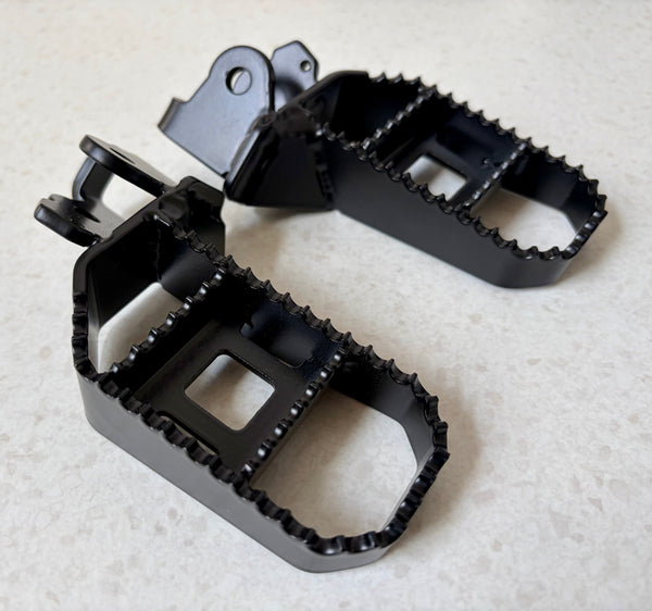 Triumph Scrambler 1200 XC/XE/X Lowered Foot Pegs